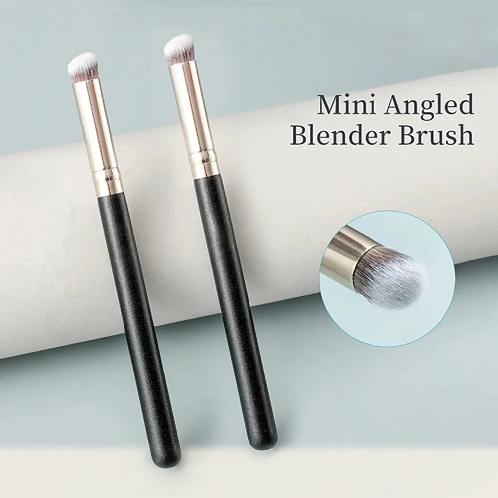 Beauty Queen Makeup - Abgewinkelter Concealer-Make-up-Pinsel unter dem Augen-Make-up, kleine
