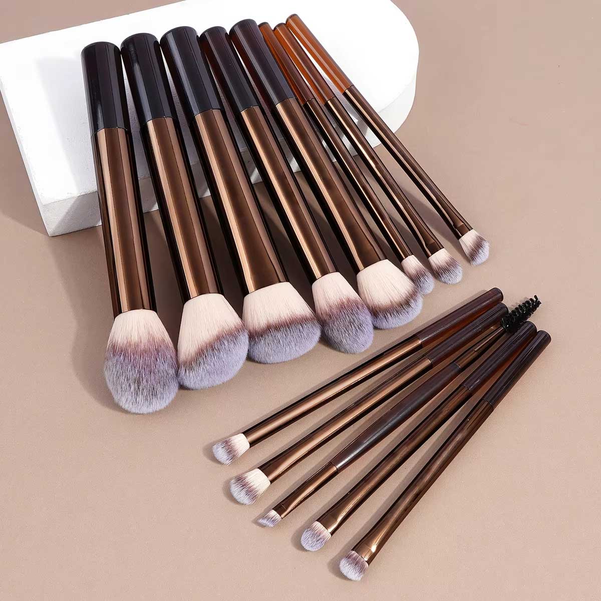 13PCS Make-Up Pinsel Set Found – Huda Beauty Makeup Brush Set Bewertung und Preis